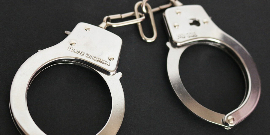 В Саратове арестант порвал материалы дела в надежде уйти от наказания