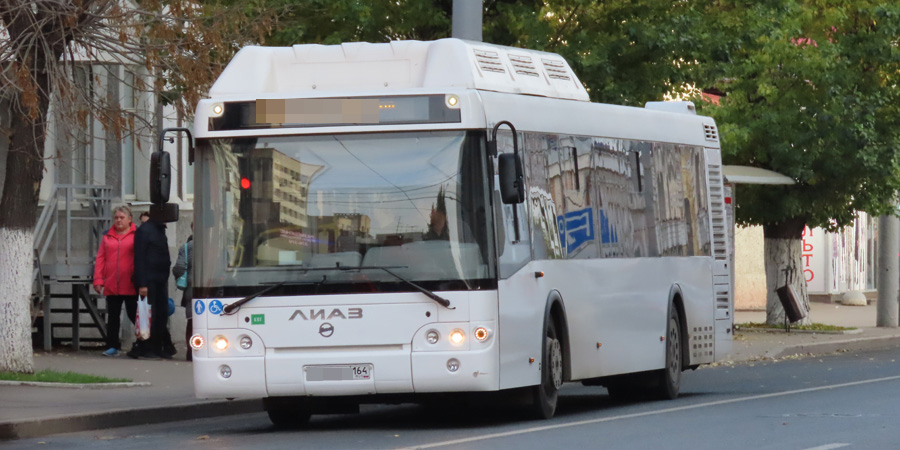 Более половины автобусов в Саратове имеют кондиционеры, но не включают их