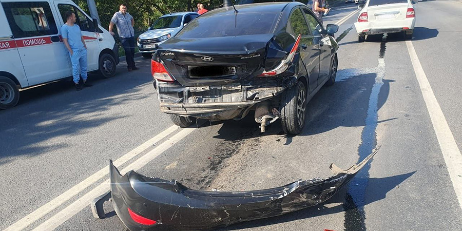 Два человека пострадали в массовой аварии на Ново-Астраханском шоссе