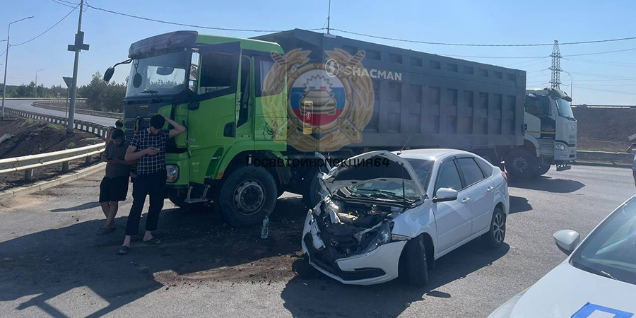 В Гагаринском районе девочка и женщина пострадали в ДТП с грузовиком