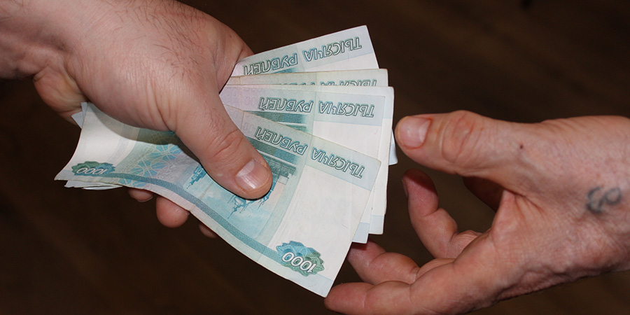 В Саратове женщина после «взлома Госуслуг» обогатила аферистов на 2,3 млн рублей