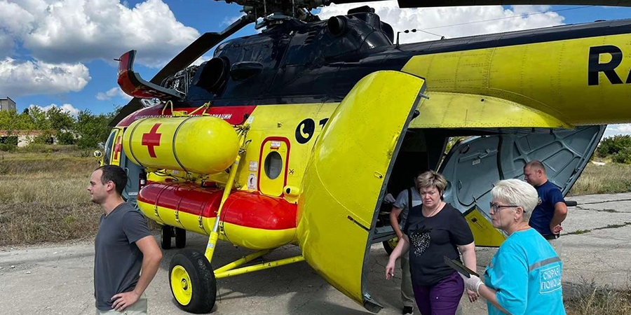 Трех детей после смертельного ДТП под Вольском доставили вертолетом в Саратов