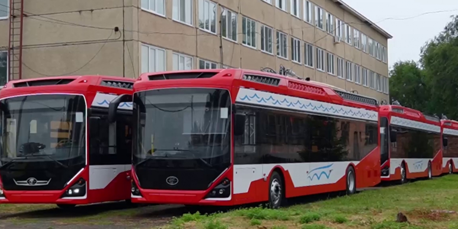 При поддержке Володина в Балаково поступили еще 6 новых троллейбусов «Адмирал»