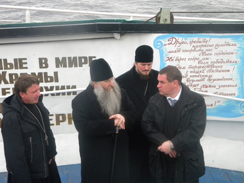 Плавучий храм Святой Владимир в Волгограде