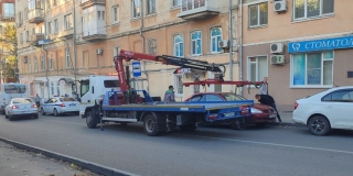 Как эвакуаторы орудуют в Саратове и почему их защищает издание мелкого олигарха? Как эвакуаторы орудуют в Саратове и почему их защищает издание мелкого олигарха?