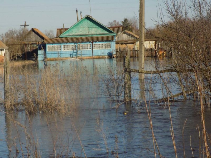 Погода село комаровка. Село Бакуры Екатериновского района Саратовской области. С Комаровка Екатериновского района Саратовской области. Саратовская область Екатериновский район село Комаровка. Паводок в Саратовской области в 2021 году.