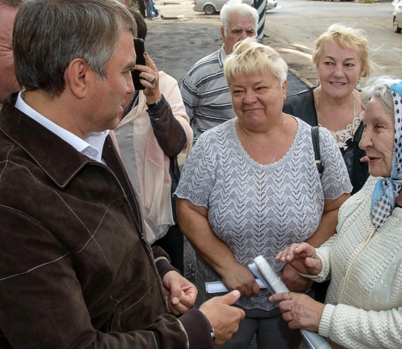 Семья Вячеслава Володина. Жена депутата Володина. Володин родители.