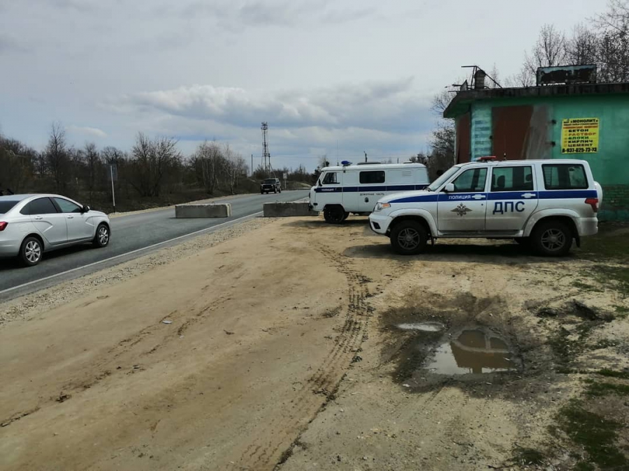 Пост гаи проверял у всех водителей въезжающих в город