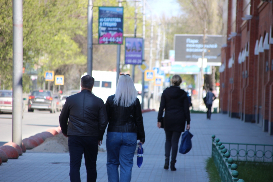 Жители саратова. Жители Саратова грустные\. Саратов жители на улицах фото.