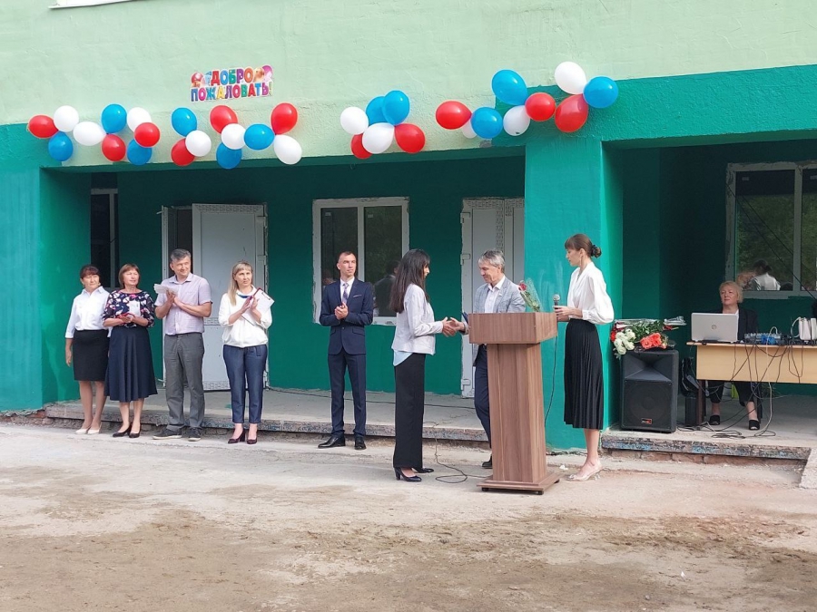 Погода в яковлевке саратовской обл. Село Яковлевка школа 1. Яковлевка Саратовская область. МБОУ СОШ школа Яковлевка Саратовская. Село богатое школа 2011 год.