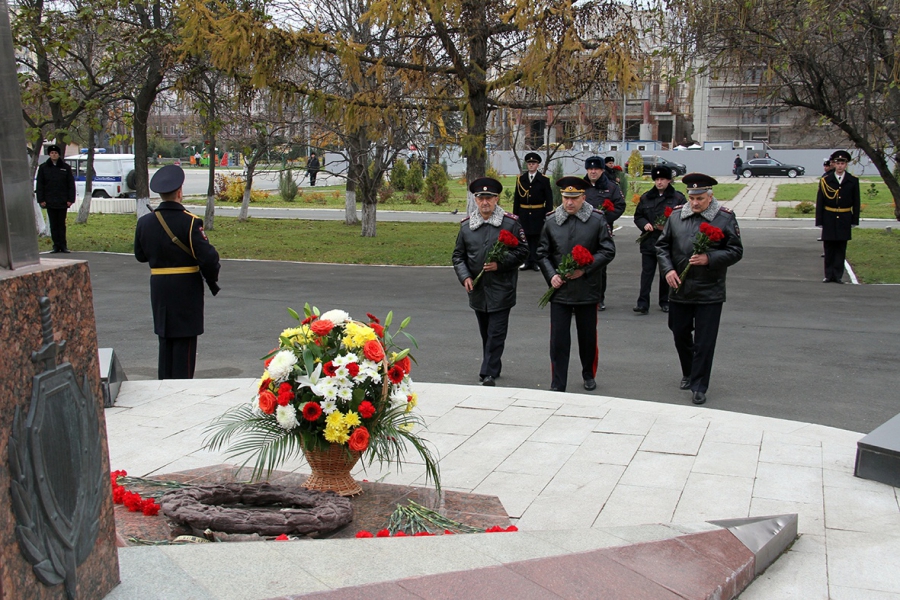 День памяти внутренних дел 8 ноября. День памяти сотрудников ОВД. Погибшие сотрудники органов внутренних дел России. День памяти погибших сотрудников органов внутренних дел России. День памяти погибших сотрудников ОВД.