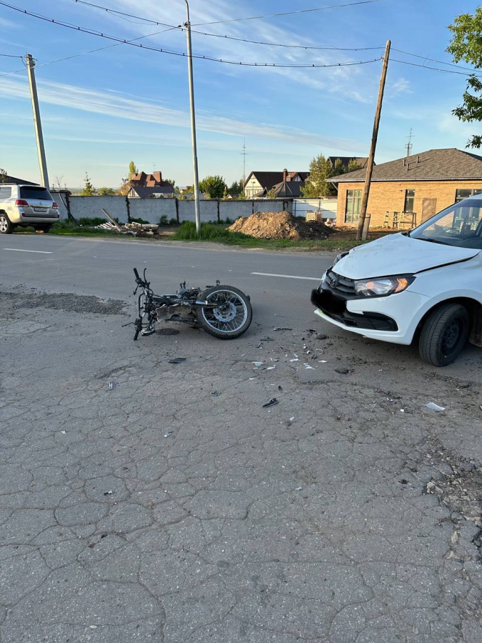 В Усть-Курдюме девушка без прав сбила 17-летнего мотоциклиста. Ожидается суд