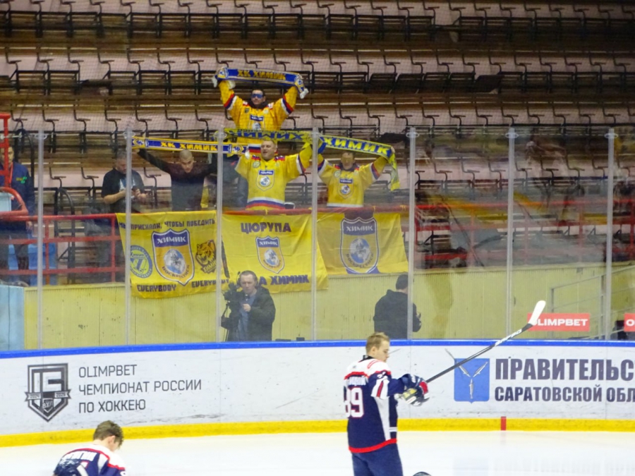 «Кристалл» пропустил семь шайб от «Химика»