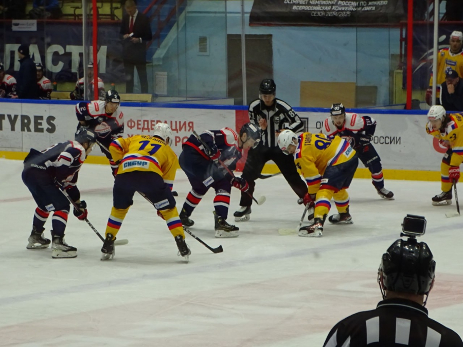 «Кристалл» пропустил семь шайб от «Химика»