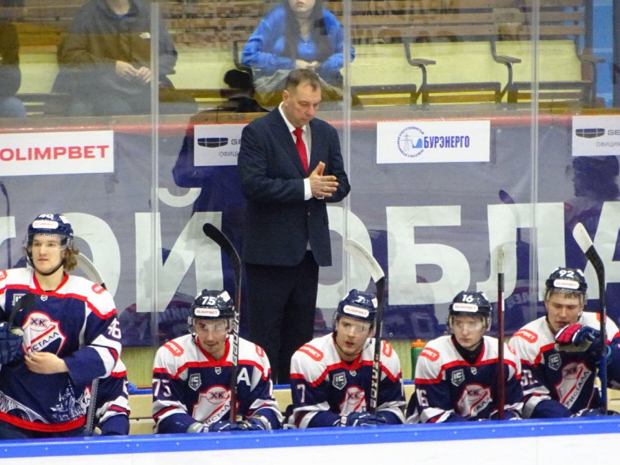 «Кристалл» пропустил семь шайб от «Химика»