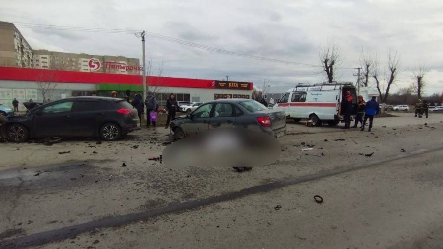 В Энгельсе мотоциклиста разорвало на части в результате массового ДТП