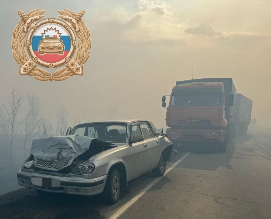 В Балаковском районе столкнулись три «КамАЗа», две «Гранты» и «Волга»