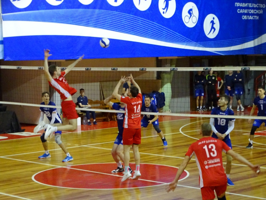 Саратовские волейболисты выиграли все домашние матчи и вышли в финал