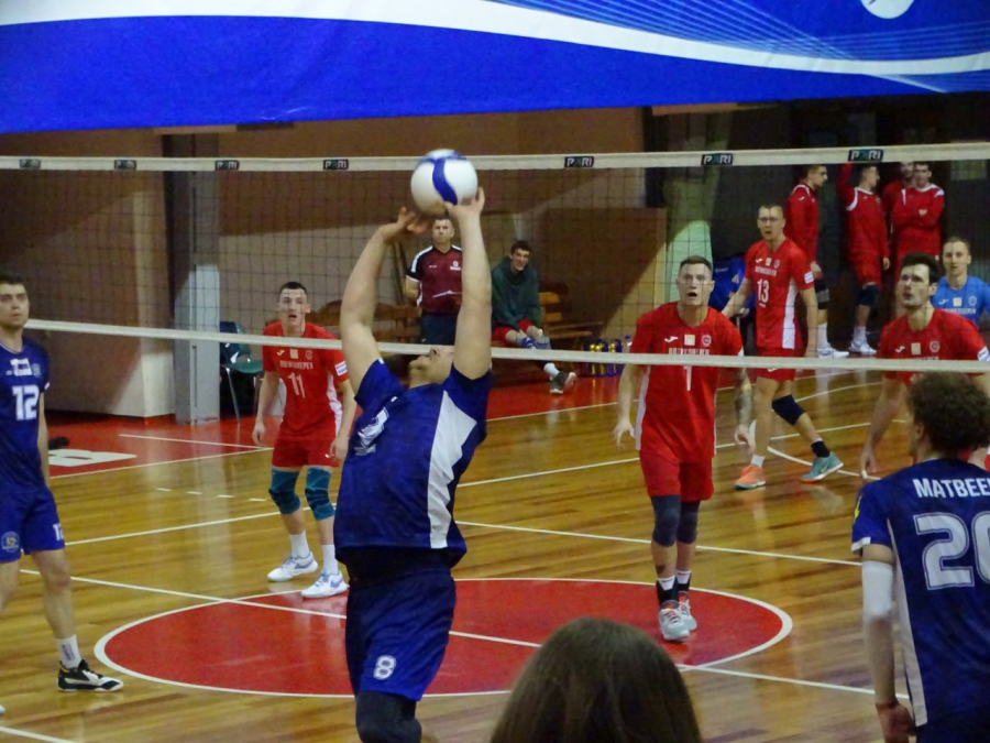 Саратовские волейболисты выиграли все домашние матчи и вышли в финал