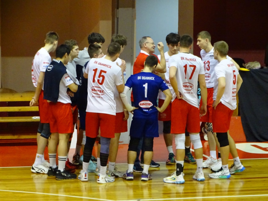 Саратовские волейболисты выиграли все домашние матчи и вышли в финал