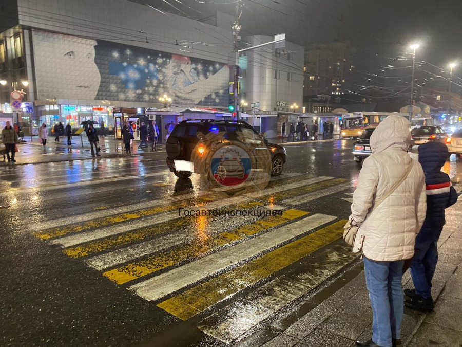 Полиция ищет очевидцев наезда «Нивы» на ребенка и двух женщин у Крытого рынка