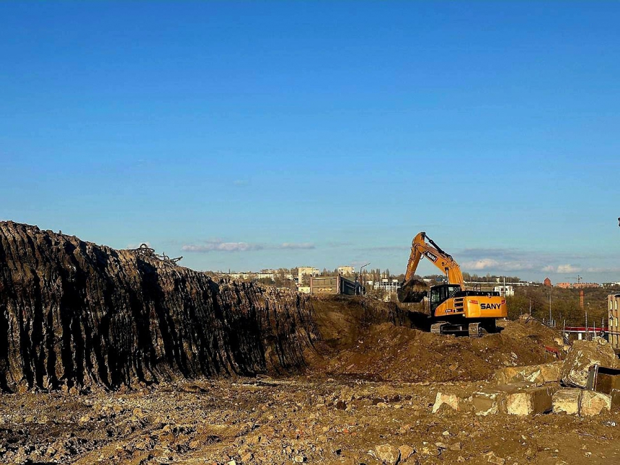 Строители снесли все пролеты автомобильного моста на Стрелке