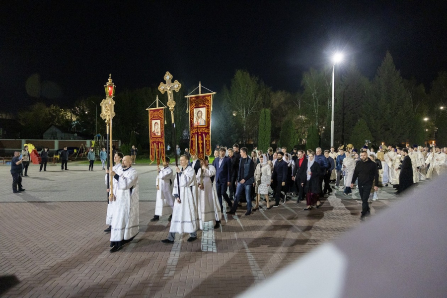 Митрополит Игнатий совершил пасхальное богослужение