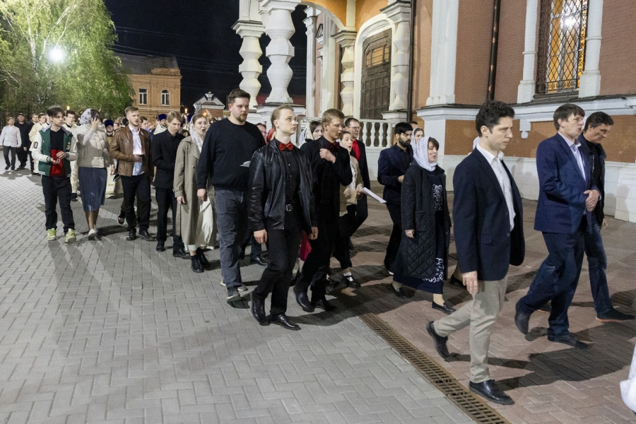 Митрополит Игнатий совершил пасхальное богослужение