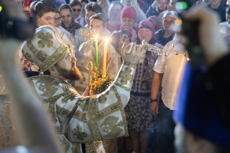 Митрополит Игнатий совершил пасхальное богослужение