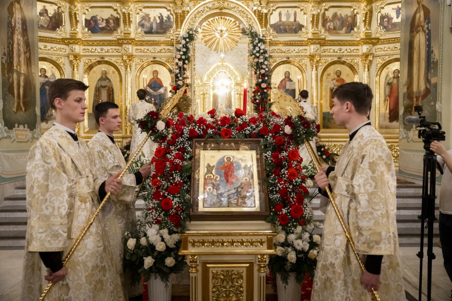 Митрополит Игнатий совершил пасхальное богослужение