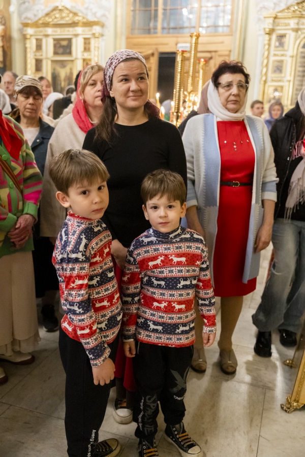 Митрополит Игнатий совершил пасхальное богослужение