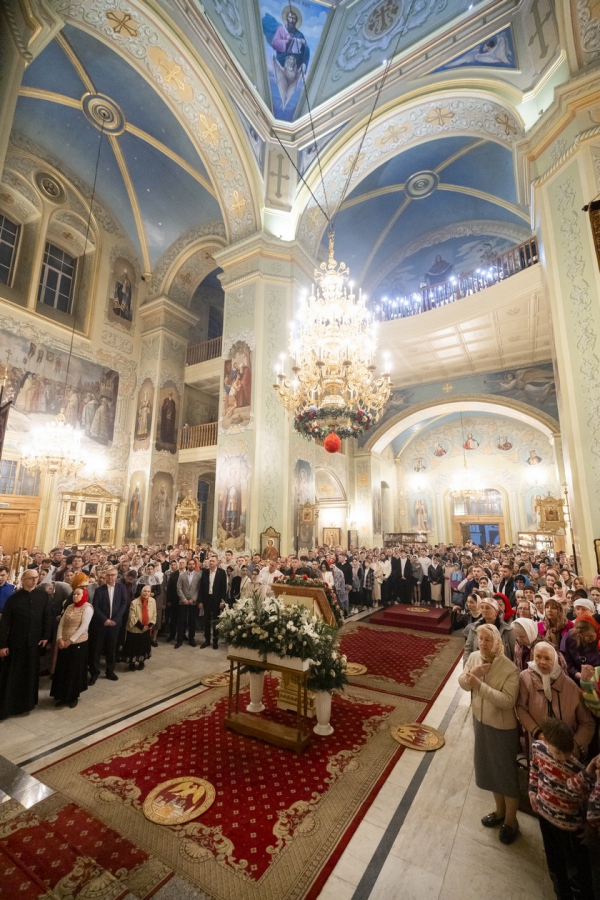 Митрополит Игнатий совершил пасхальное богослужение