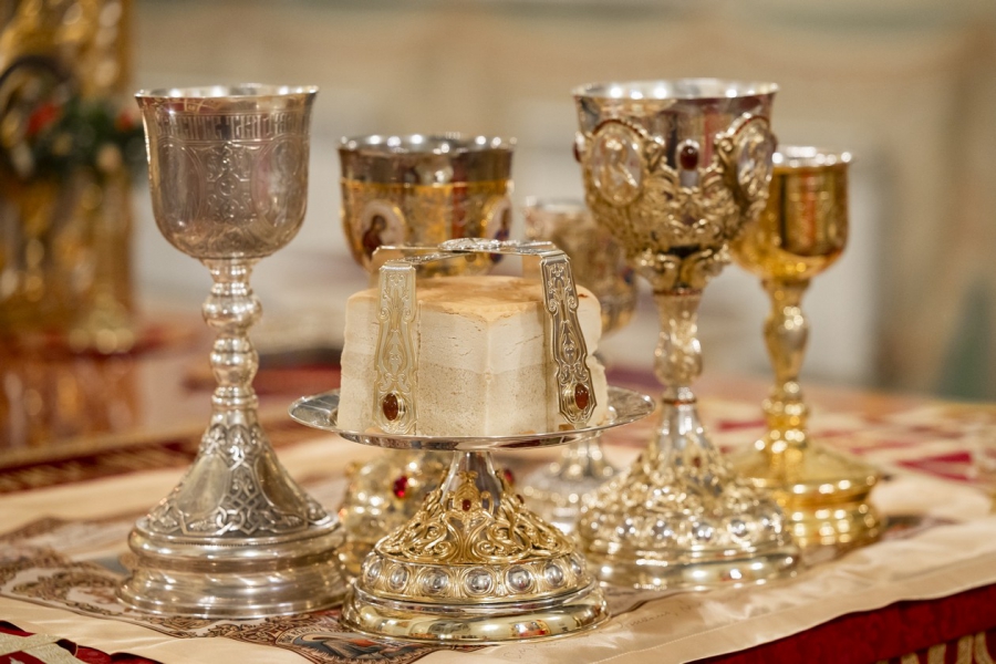 Митрополит Игнатий совершил пасхальное богослужение