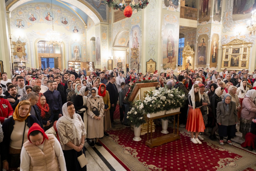 Митрополит Игнатий совершил пасхальное богослужение