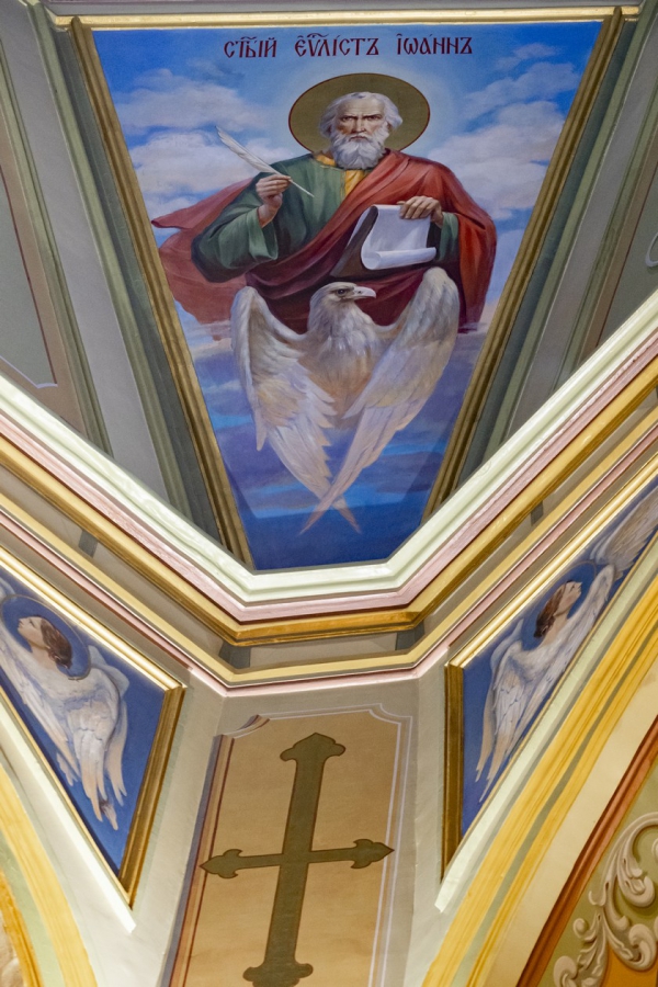 Митрополит Игнатий совершил пасхальное богослужение