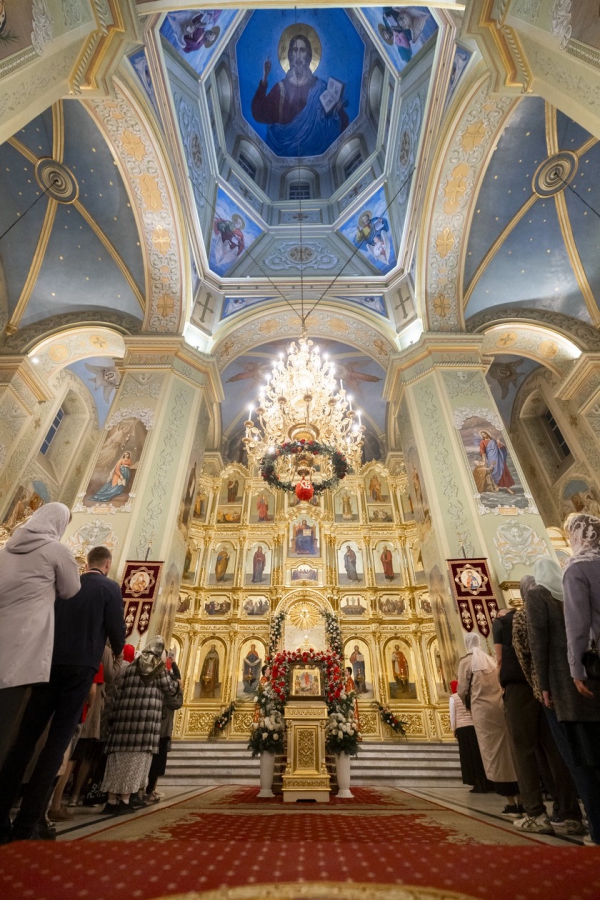 Митрополит Игнатий совершил пасхальное богослужение