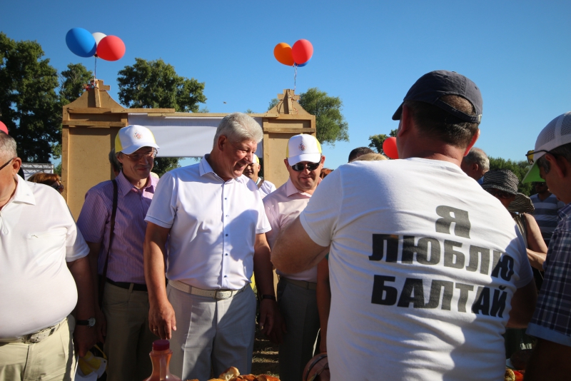 Балтай саратовская область сегодня. Балы Тау праздник меда Балтай 2019. Балтай Саратовская область. Праздник балы Тау Балтай 24.08.2019. Балтай Саратов.