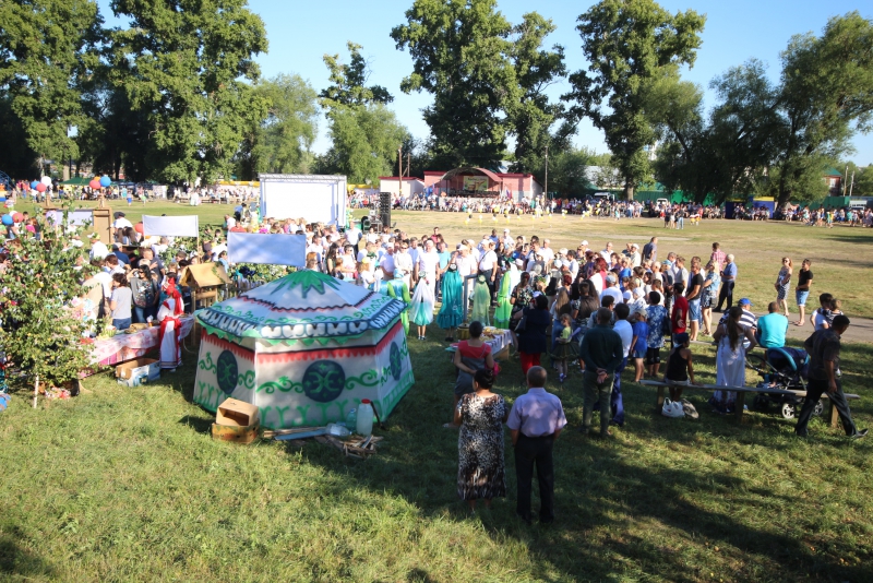 Погода в балтае саратовской. Балы Тау праздник меда Балтай. Село Балтай Саратовская область. Балы Тау праздник меда Балтай 2018. Балы Тау праздник меда Балтай 2019.