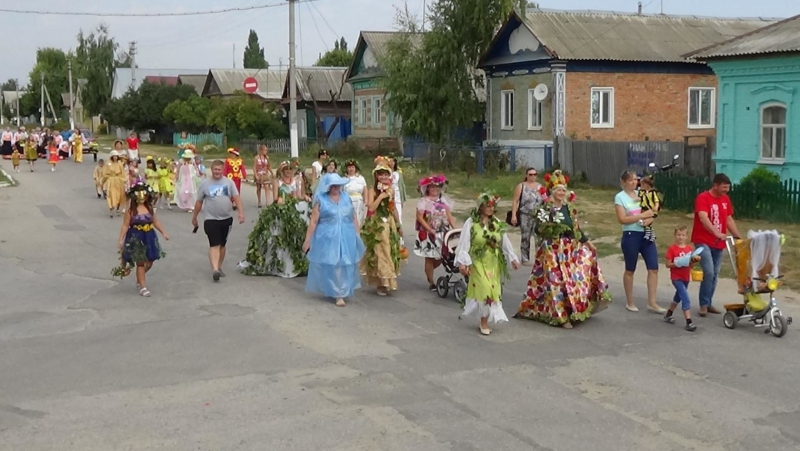 Погода саратовская область село воскресенское. Село Воскресенское Саратовская область. Население села Воскресенское Саратовской области. Саратовский фестиваль «Воскресенское варенье». Воскресенский район Саратовская область Биктимировка.