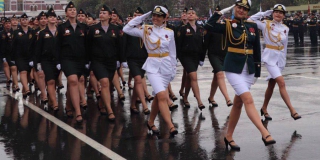 Панков: Парад Победы в Саратове стал незабываемым событием для жителей Панков: Парад Победы в Саратове стал незабываемым событием для жителей