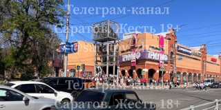В Саратове эвакуировали посетителей «Триумф Молла» В Саратове эвакуировали посетителей «Триумф Молла»