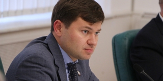 Дмитрий Тепин стал обвиняемым из-за махинаций с нацпроектом по ремонту дорог Дмитрий Тепин стал обвиняемым из-за махинаций с нацпроектом по ремонту дорог