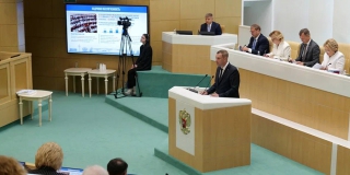 Саратовский губернатор рассказал сенаторам о роли Володина в развитии региона Саратовский губернатор рассказал сенаторам о роли Володина в развитии региона