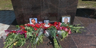 В саратовском Парке Победы увековечили имена 330 земляков, погибших в ходе СВО В саратовском Парке Победы увековечили имена 330 земляков, погибших в ходе СВО