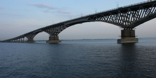 Сегодня мосту через Волгу «Саратов – Энгельс» исполнилось 60 лет Сегодня мосту через Волгу «Саратов – Энгельс» исполнилось 60 лет