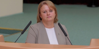 В Саратове новым уполномоченным по правам ребенка стала Юлия Васильева В Саратове новым уполномоченным по правам ребенка стала Юлия Васильева