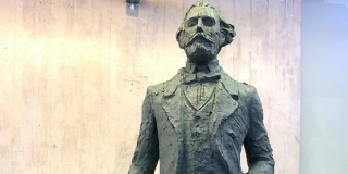 В Саратове показали процесс изготовления памятника Алексею Боголюбову В Саратове показали процесс изготовления памятника Алексею Боголюбову