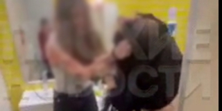 В Саратове СК начал проверку из-за драки девочек в туалете кафе В Саратове СК начал проверку из-за драки девочек в туалете кафе