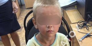 В Саратове полицейские обнаружили на дороге 5-летнего босого мальчика В Саратове полицейские обнаружили на дороге 5-летнего босого мальчика