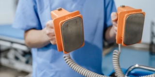 В Петровске врачи спасли пациента с 4 сокращениями сердца в секунду В Петровске врачи спасли пациента с 4 сокращениями сердца в секунду